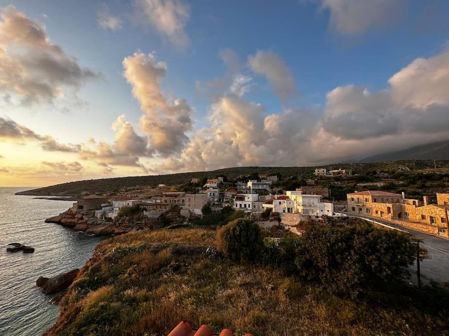 Cliffside Cozy Villa W/ Seaviews Mézapos Exteriér fotografie